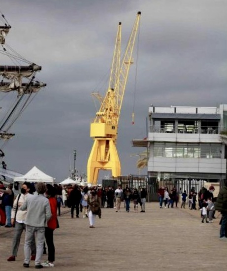 Muelle De Levante En El Puerto Architour Architecture Walking Tour