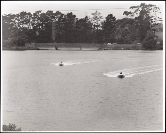 Tāmaki River - Photo By: <a href="https://kura.aucklandlibraries.govt.nz/digital/collection/photos/id/61202/rec/123">Mini jet boats on the Tāmaki River, Ōtāhuhu, 1982. Photo by Sedal Photography. Auckland Libraries Heritage Collections 653-163.</a>