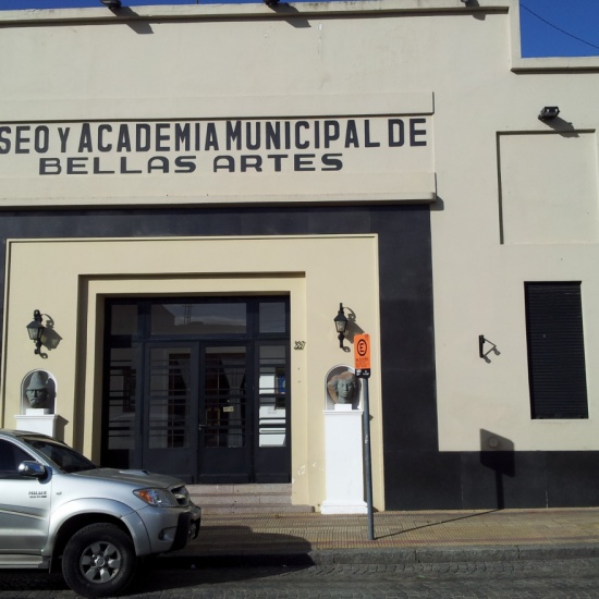 Museo Municipal de Bellas Artes Recorrido del Casco Histórico de